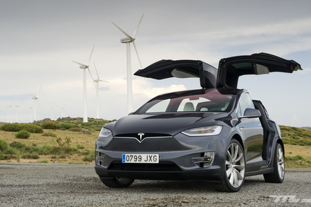 Tesla Model X.