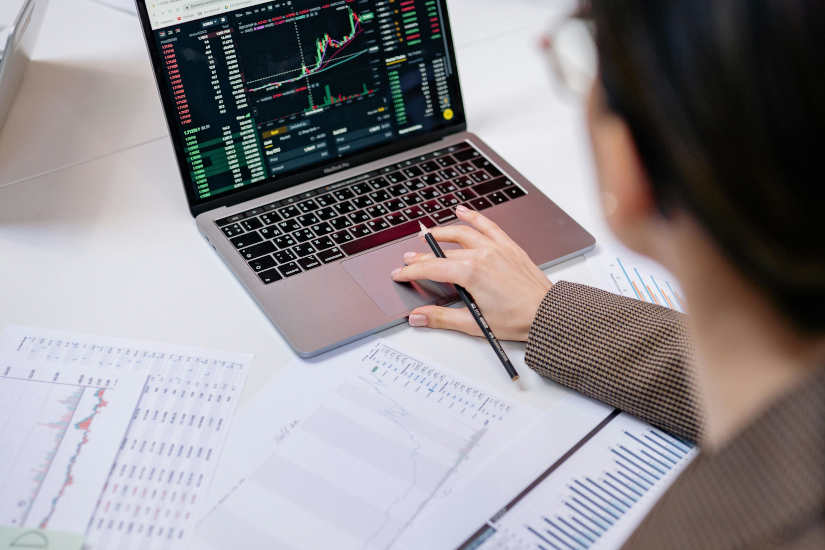 Ventajas y estrategias para invertir en acciones con dividendos